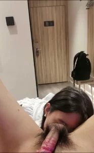 小女仆背着男友毒龙舔脚