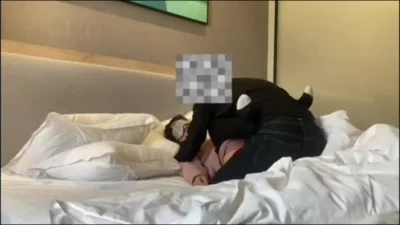 爱吃肉棒的少妇人妻喜欢被后入说这样可以顶到子宫里优雅性感尤物