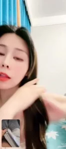 裸聊阴唇很长的女生，价格低性价比高
